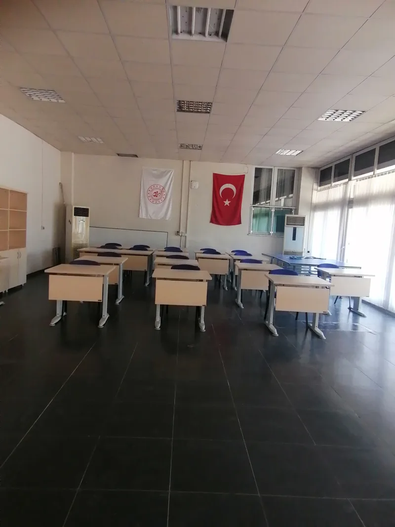 Buca Kız Yurdu — Etüt Salonu