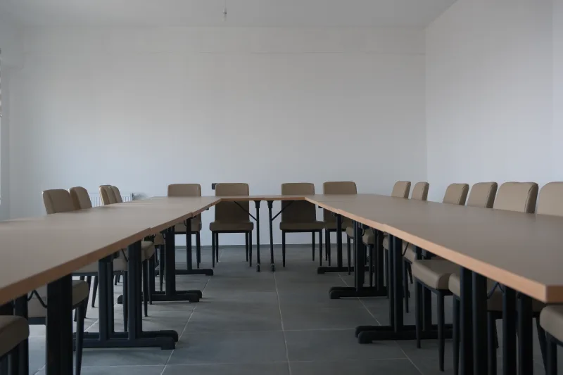 Bayraklı Öğrenci Yurdu — Etüt Salonu