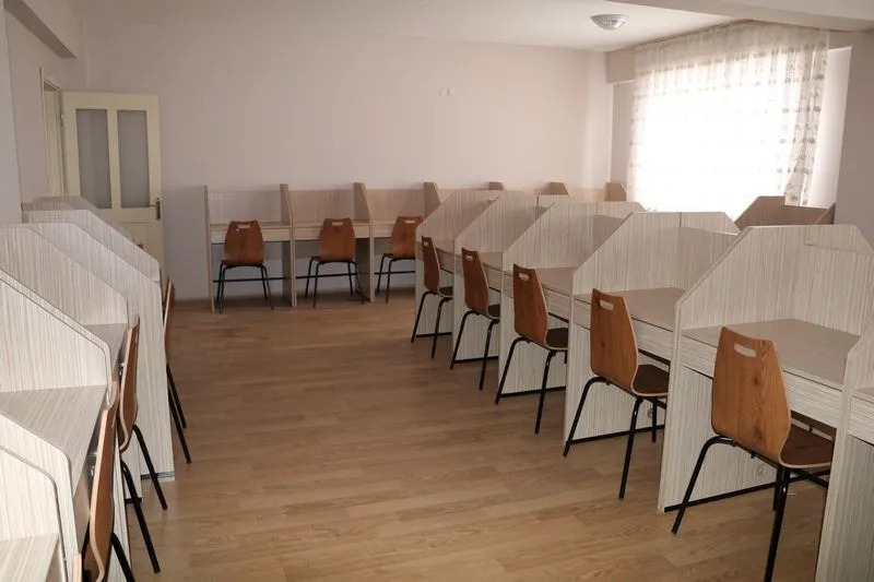 Soma Öğrenci Yurdu — Etüt Salonu