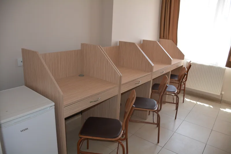 Baharzade Feride Hanım Öğrenci Yurdu — Etüt Salonu