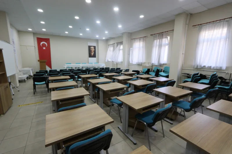 Kadırga Erkek Öğrenci Yurdu — Etüt Salonu